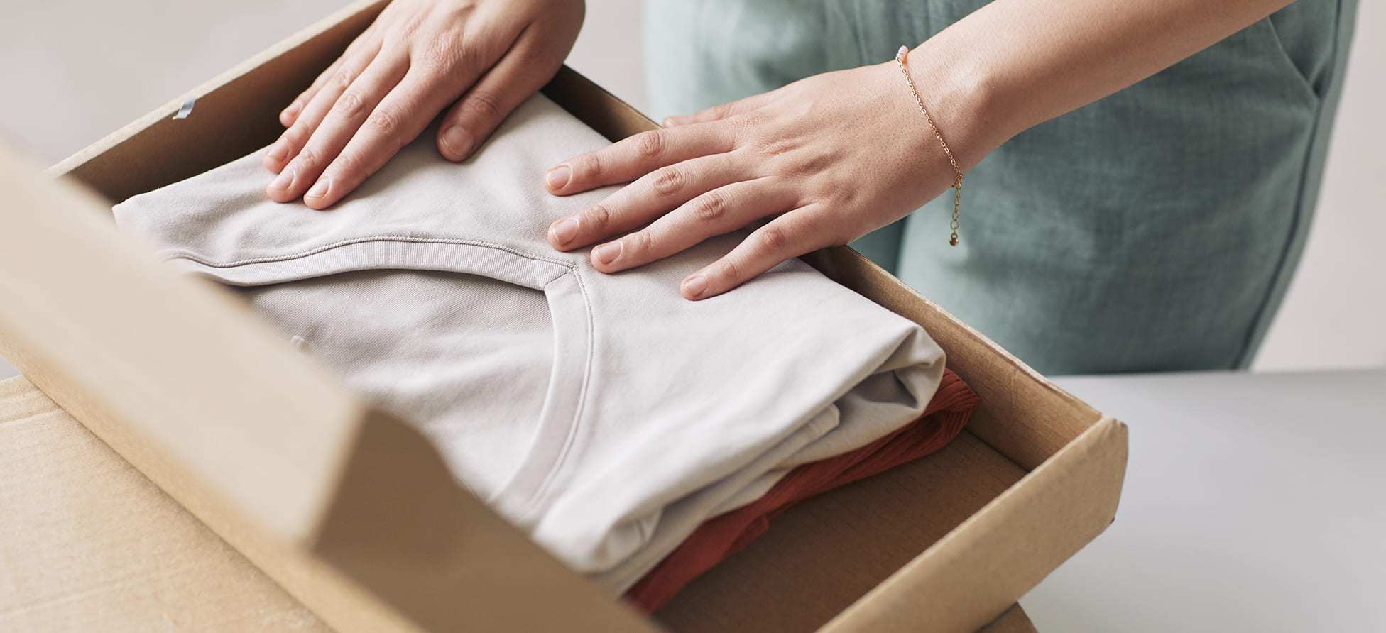How to Pack Clothes for a Move