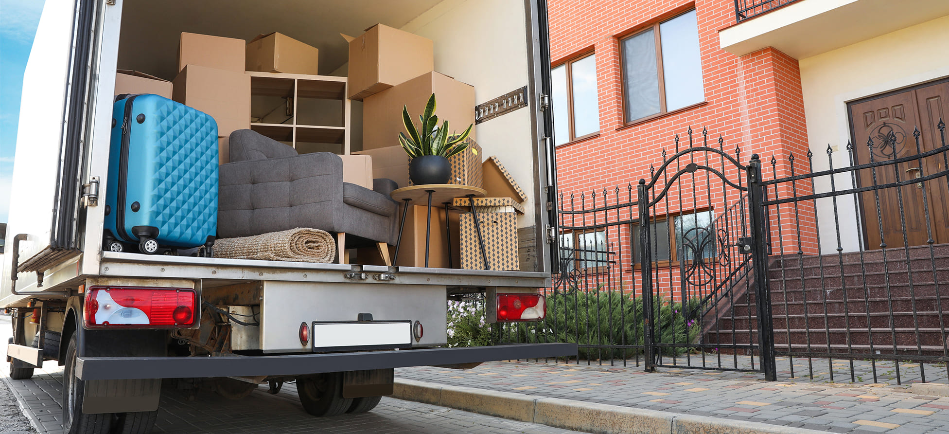 What is a Shuttle Service When Moving