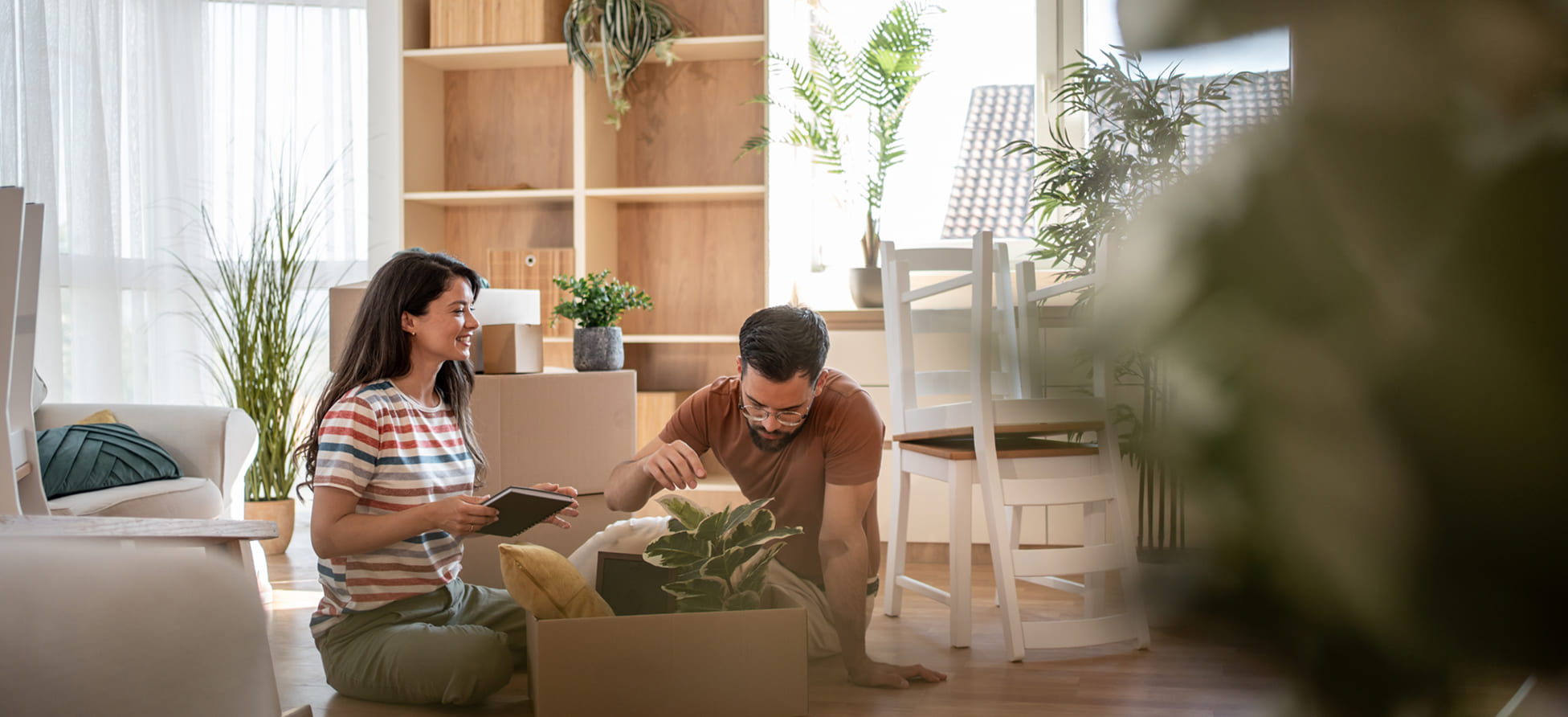 DIY vs. Hiring Long-Distance Movers Pros and Cons