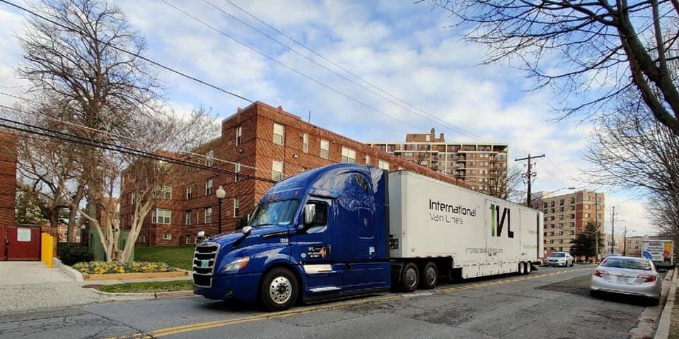 u haul vs long-distance movers